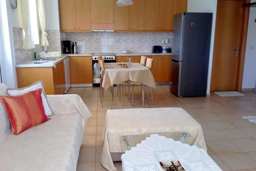 Cozy New Apartments Nea Chora Ханя Екстериор снимка